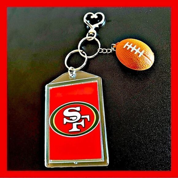SF 49ers Football 🏈 Keychain includes Heart Shape Silver Medal Spring Snap. - Picture 1 of 7